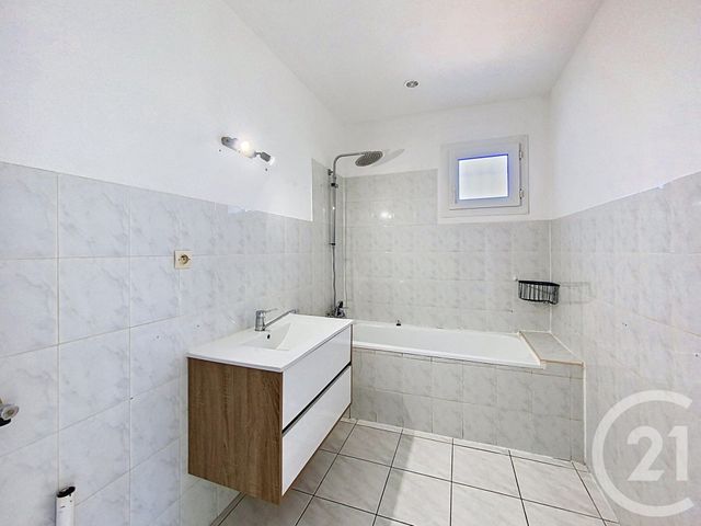 Appartement T3 à vendre - 3 pièces - 73.33 m2 - AGDE - 34 - LANGUEDOC-ROUSSILLON - Century 21 Vue Sur Mer