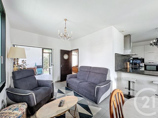 Appartement T3 à vendre - 3 pièces - 65.78 m2 - LE GRAU D AGDE - 34 - LANGUEDOC-ROUSSILLON - Century 21 Vue Sur Mer