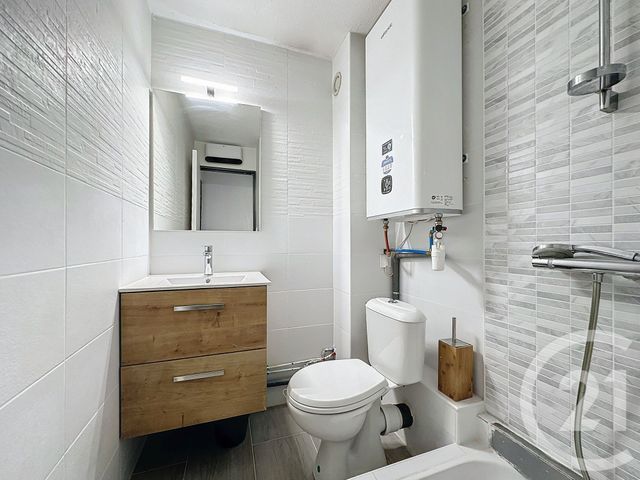 Appartement T2 à vendre - 2 pièces - 27.44 m2 - LE CAP D AGDE - 34 - LANGUEDOC-ROUSSILLON - Century 21 Vue Sur Mer