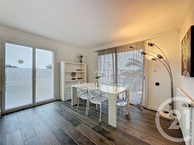 Afficher la photo en grand Appartement T5 à vendre - 5 pièces - 91.29 m2 - AGDE - 34 - LANGUEDOC-ROUSSILLON - Century 21 Vue Sur Mer