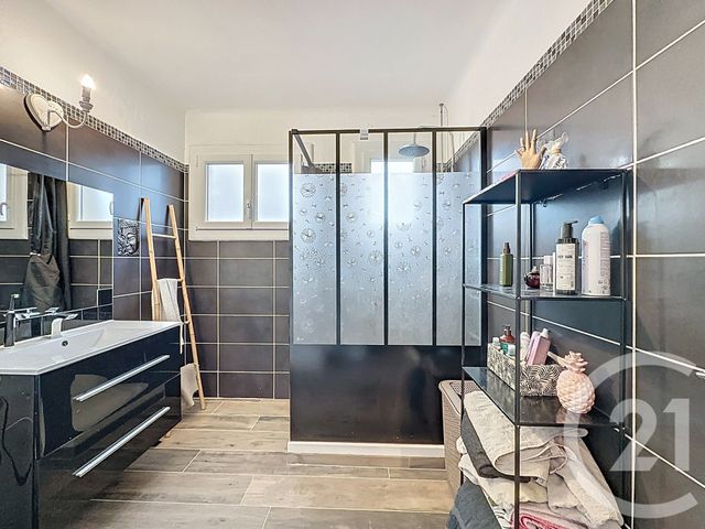 Afficher la photo en grand Appartement T5 à vendre - 5 pièces - 91.29 m2 - AGDE - 34 - LANGUEDOC-ROUSSILLON - Century 21 Vue Sur Mer