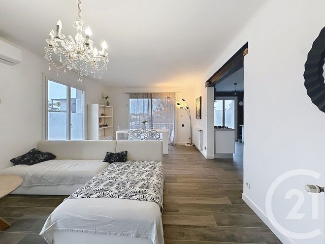 Afficher la photo en grand Appartement T5 à vendre - 5 pièces - 91.29 m2 - AGDE - 34 - LANGUEDOC-ROUSSILLON - Century 21 Vue Sur Mer