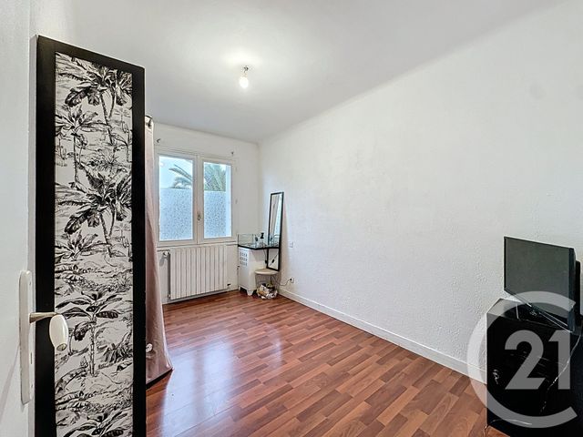 Afficher la photo en grand Appartement T5 à vendre - 5 pièces - 91.29 m2 - AGDE - 34 - LANGUEDOC-ROUSSILLON - Century 21 Vue Sur Mer