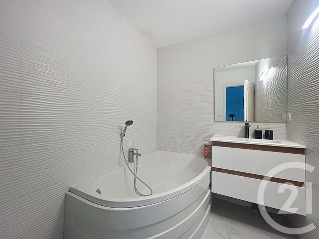 Afficher la photo en grand maison à vendre - 5 pièces - 117.14 m2 - AGDE - 34 - LANGUEDOC-ROUSSILLON - Century 21 Vue Sur Mer