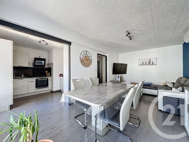 Afficher la photo en grand Appartement T4 à vendre - 4 pièces - 76.98 m2 - AGDE - 34 - LANGUEDOC-ROUSSILLON - Century 21 Vue Sur Mer