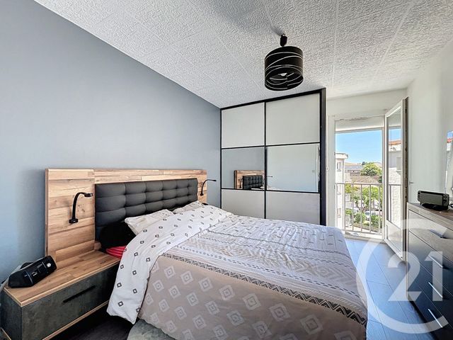 Afficher la photo en grand Appartement T4 à vendre - 4 pièces - 76.98 m2 - AGDE - 34 - LANGUEDOC-ROUSSILLON - Century 21 Vue Sur Mer