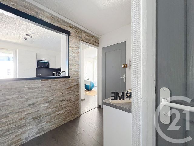 Afficher la photo en grand Appartement T4 à vendre - 4 pièces - 76.98 m2 - AGDE - 34 - LANGUEDOC-ROUSSILLON - Century 21 Vue Sur Mer