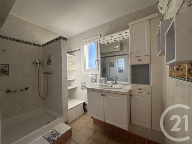 Appartement T4 à vendre - 4 pièces - 78.77 m2 - AGDE - 34 - LANGUEDOC-ROUSSILLON - Century 21 Vue Sur Mer