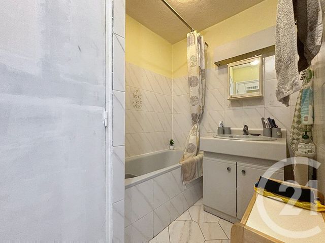 Appartement T2 à vendre - 2 pièces - 36.27 m2 - BEZIERS - 34 - LANGUEDOC-ROUSSILLON - Century 21 Vue Sur Mer