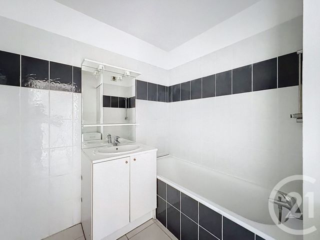 Appartement T3 à vendre - 3 pièces - 62.13 m2 - AGDE - 34 - LANGUEDOC-ROUSSILLON - Century 21 Vue Sur Mer