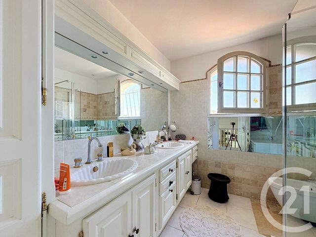 maison à vendre - 5 pièces - 246.3 m2 - AGDE - 34 - LANGUEDOC-ROUSSILLON - Century 21 Vue Sur Mer