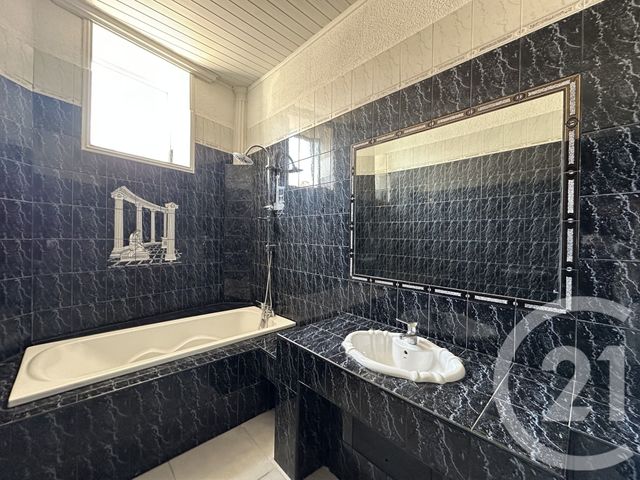 Appartement T4 à vendre - 5 pièces - 106.69 m2 - AGDE - 34 - LANGUEDOC-ROUSSILLON - Century 21 Vue Sur Mer